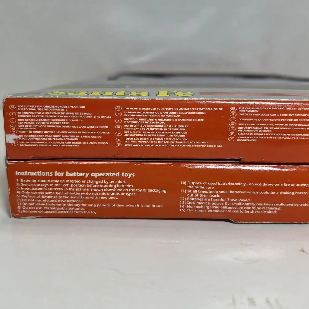New-Ray RailRoad N Scale Santa Fe C44-9W Diecast Battery Operated Train Set